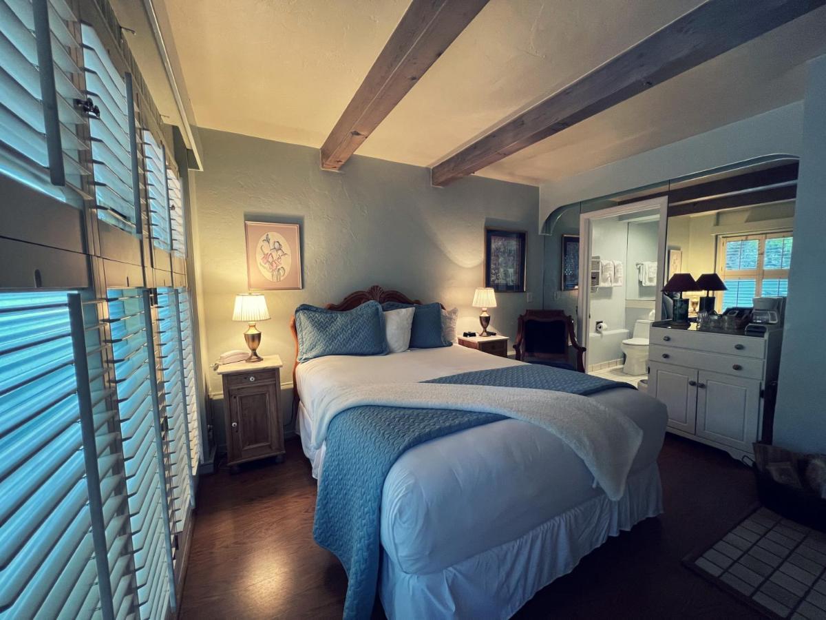 Carmel Garden Inn Bagian luar foto