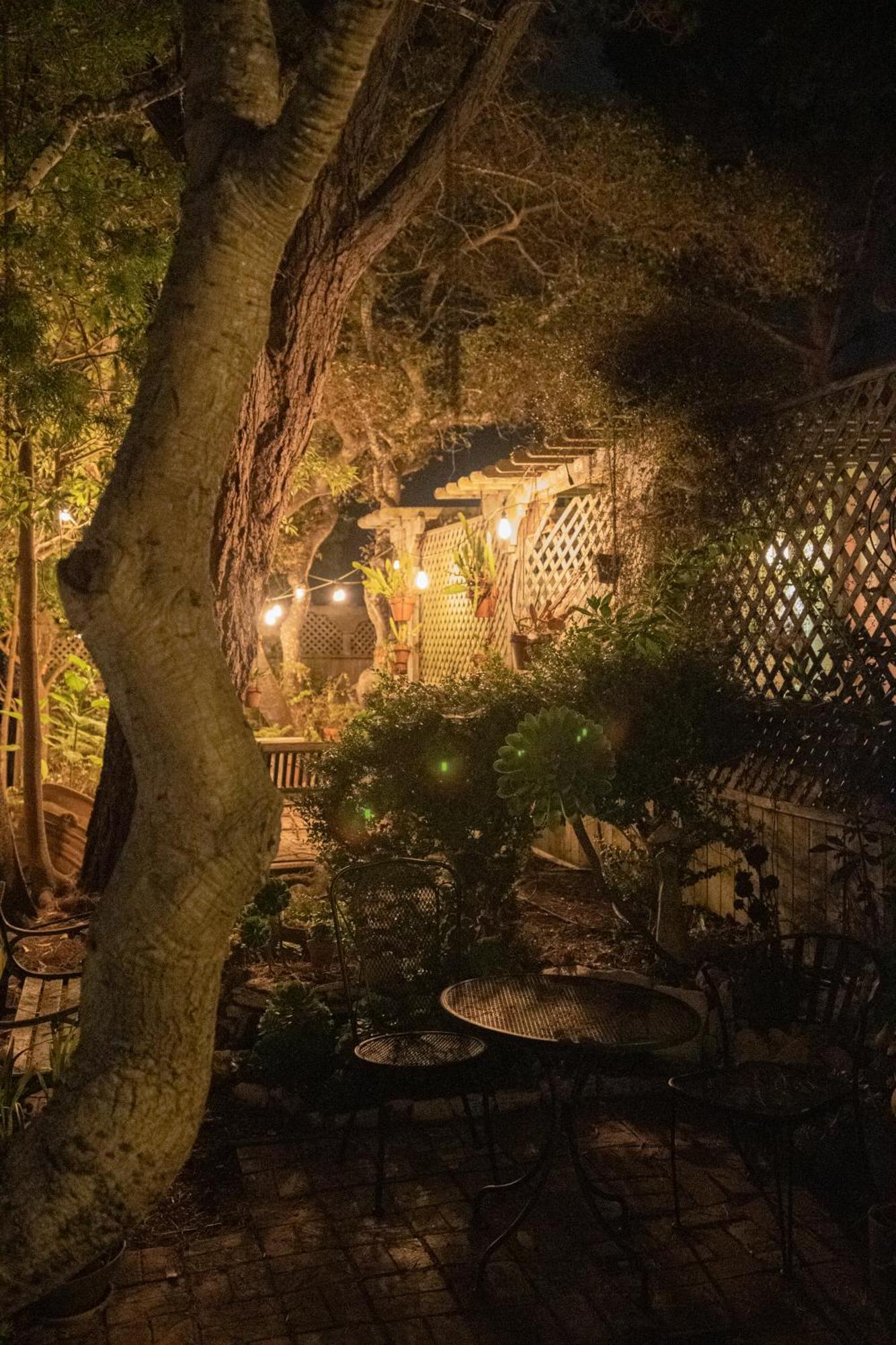 Carmel Garden Inn Bagian luar foto
