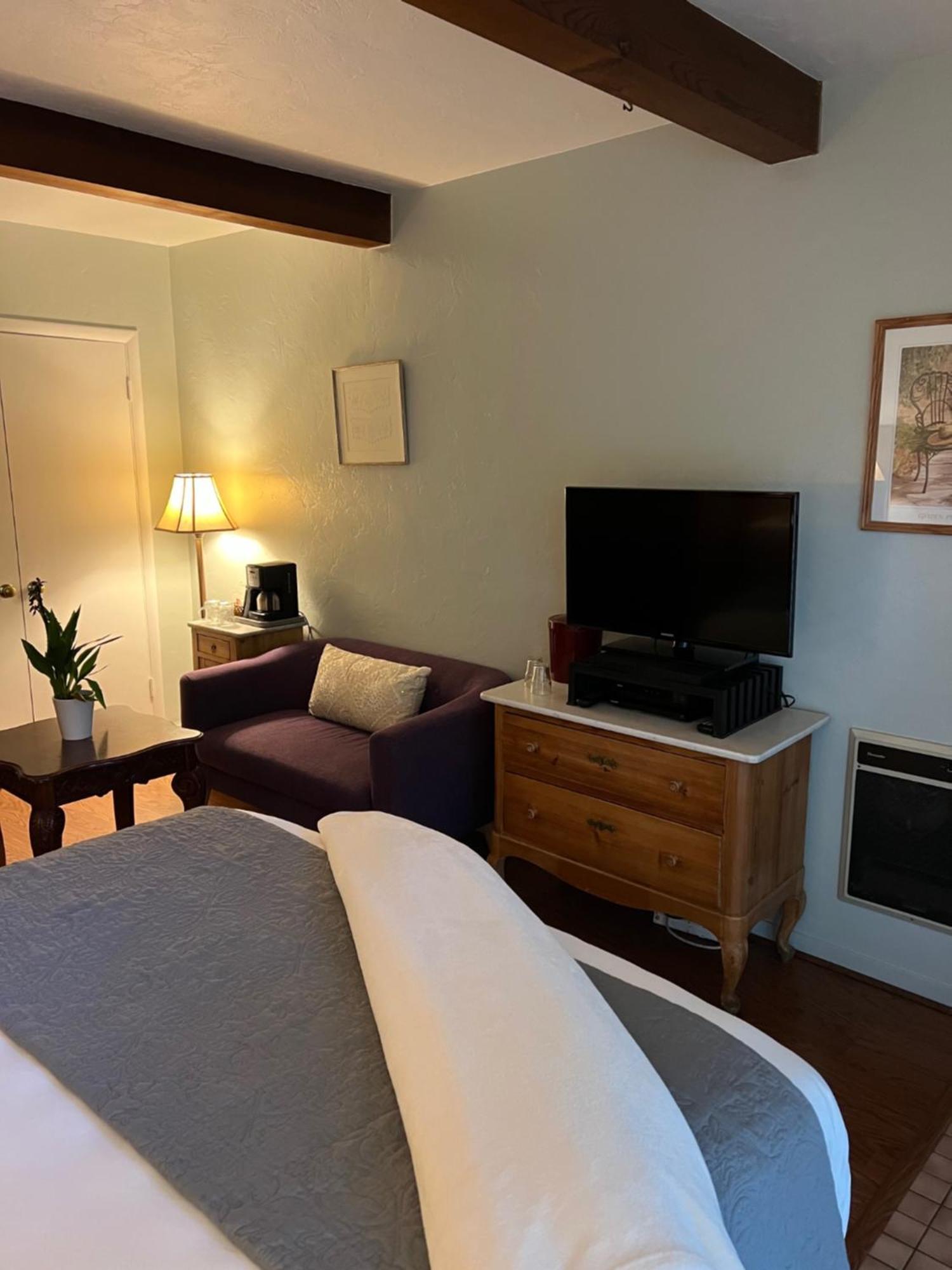 Carmel Garden Inn Bagian luar foto