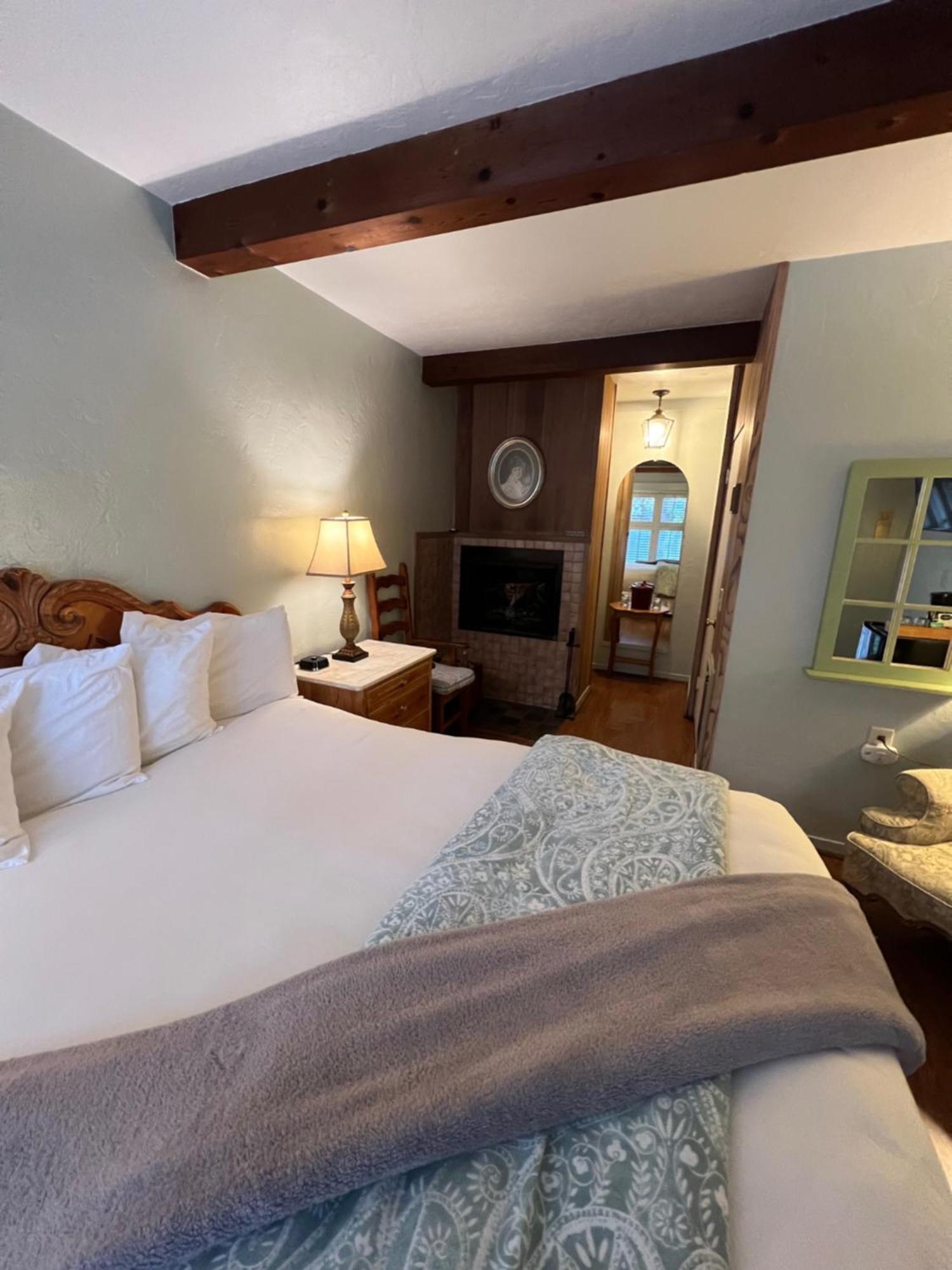 Carmel Garden Inn Bagian luar foto